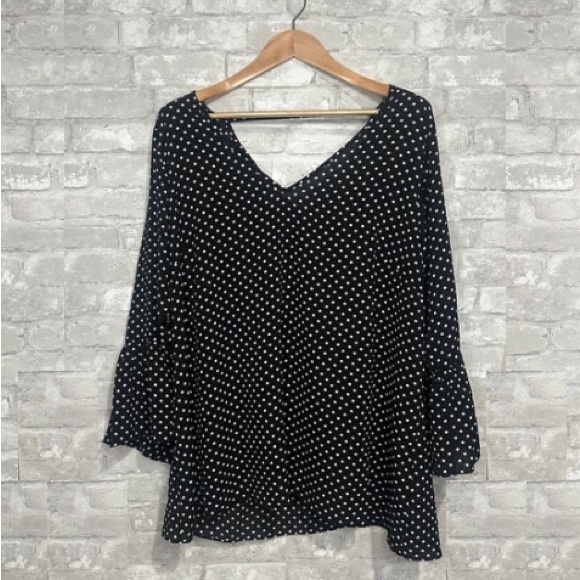City Chic Tops - EUC City Chic Polka Dot V-Neck Women's Blouse  Size XL/22 (Black)